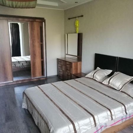 Apartment 2 Bed Room In The Center Апартамент 3-Х Комнатная В Центре Tasken Kültér fotó