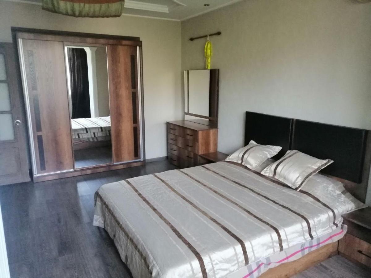Apartment 2 Bed Room In The Center Апартамент 3-Х Комнатная В Центре Tasken Kültér fotó
