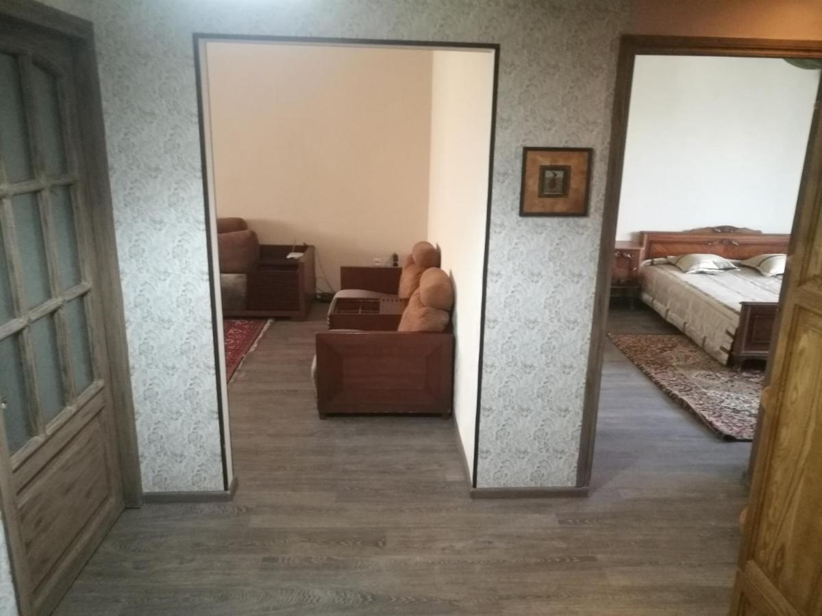 Apartment 2 Bed Room In The Center Апартамент 3-Х Комнатная В Центре Tasken Kültér fotó